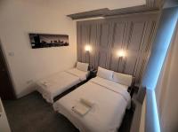 The Woodland Hotel 8